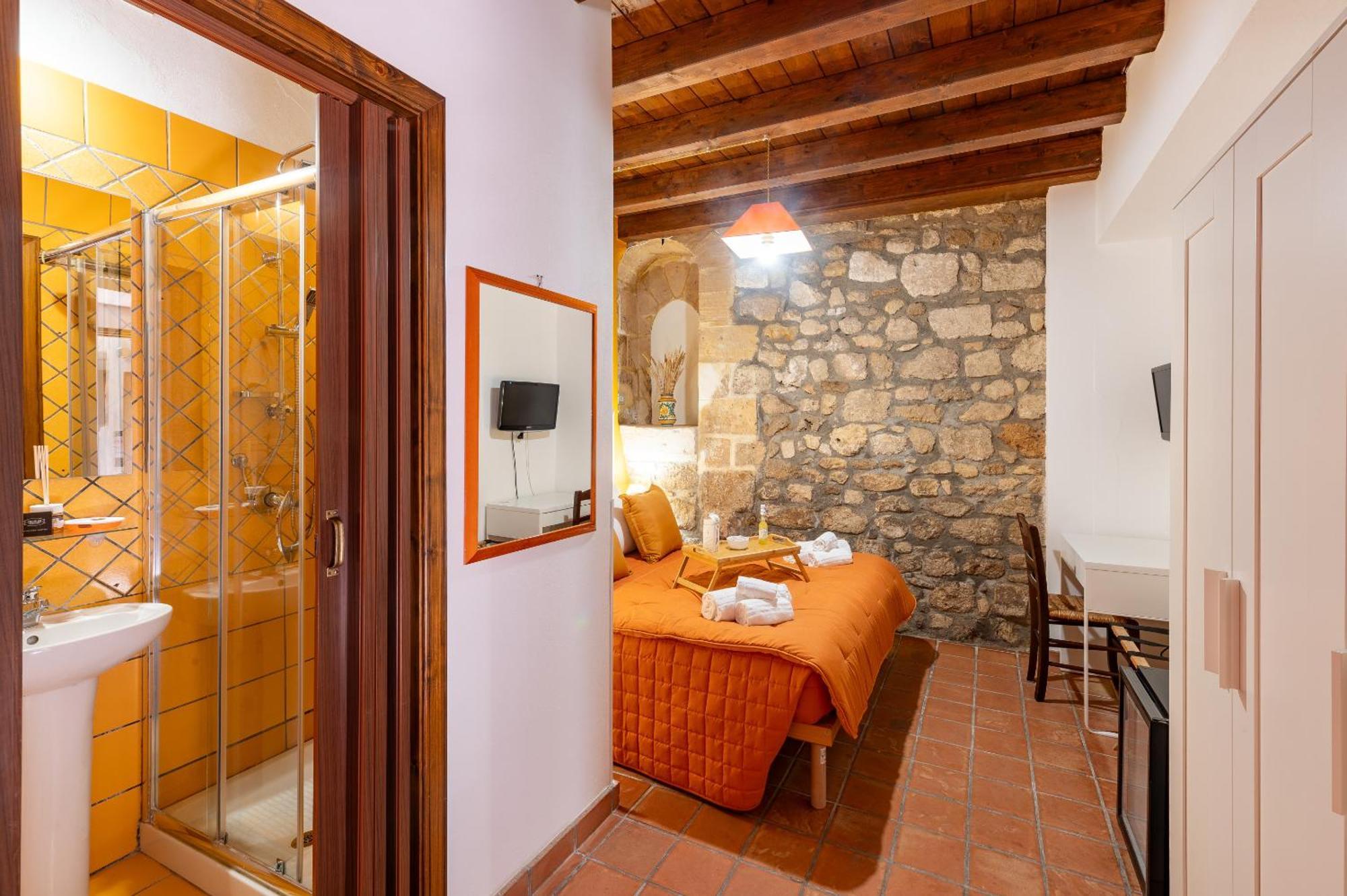 Elsa D'Ortigia - I Tre Archi Hotel Syracuse Exterior photo