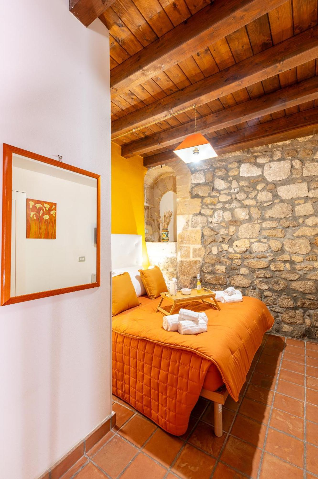 Elsa D'Ortigia - I Tre Archi Hotel Syracuse Exterior photo