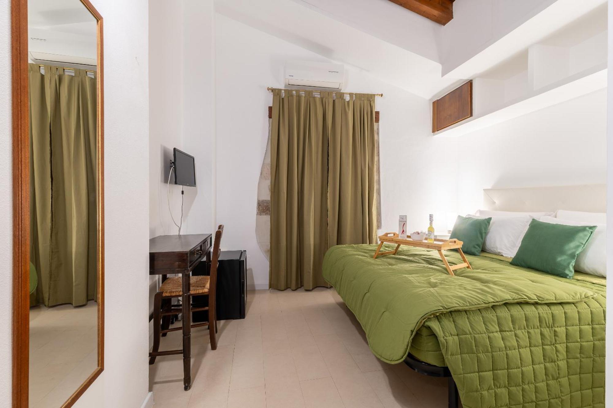 Elsa D'Ortigia - I Tre Archi Hotel Syracuse Exterior photo