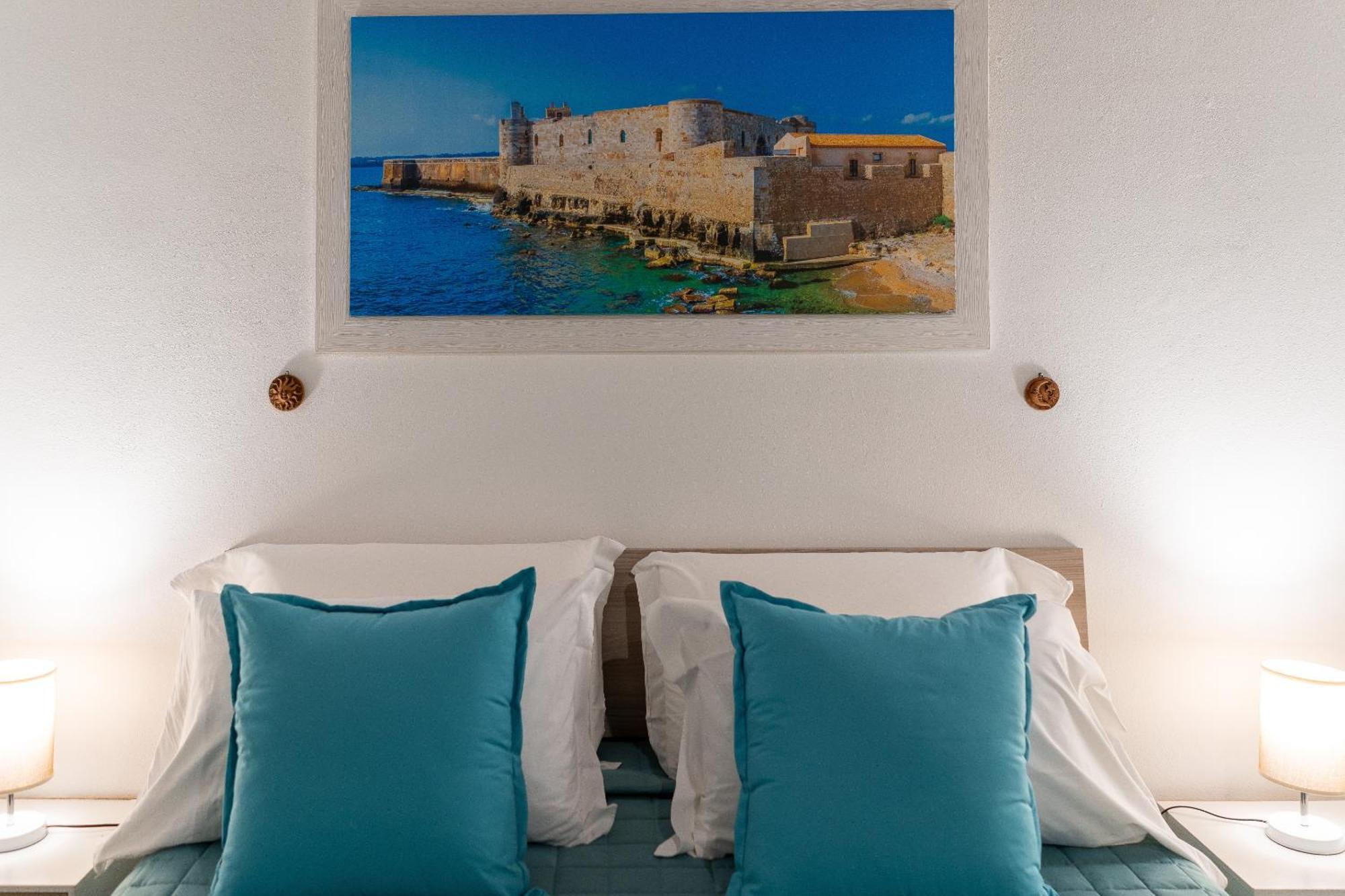 Elsa D'Ortigia - I Tre Archi Hotel Syracuse Exterior photo